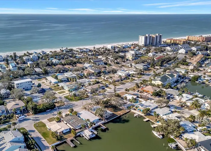 Waterfront & Pet Friendly Boat Dock Walk 2 Apartment Clearwater Beach