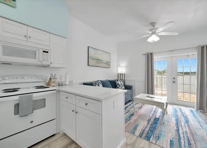 Waterfront & Pet Friendly Boat Dock Walk 2 * Clearwater Beach