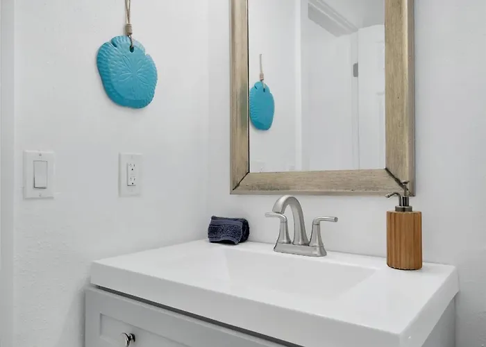 Apartment Waterfront & Pet Friendly Boat Dock Walk 2 *