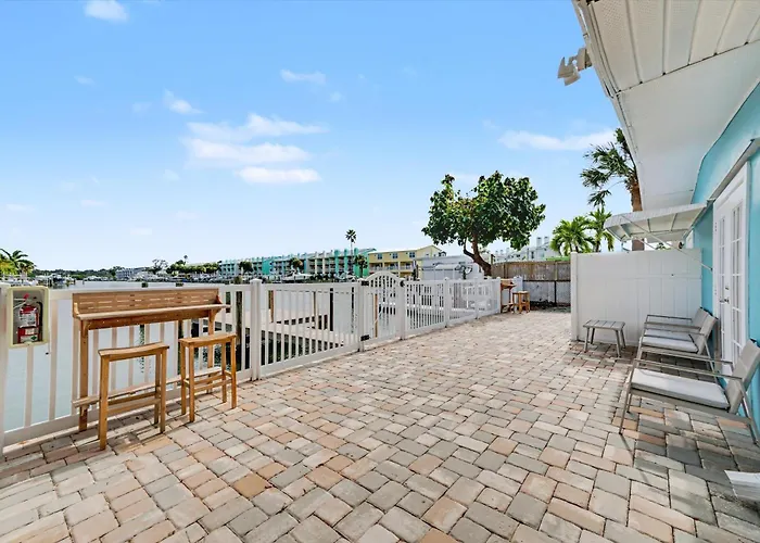 Waterfront & Pet Friendly Boat Dock Walk 2