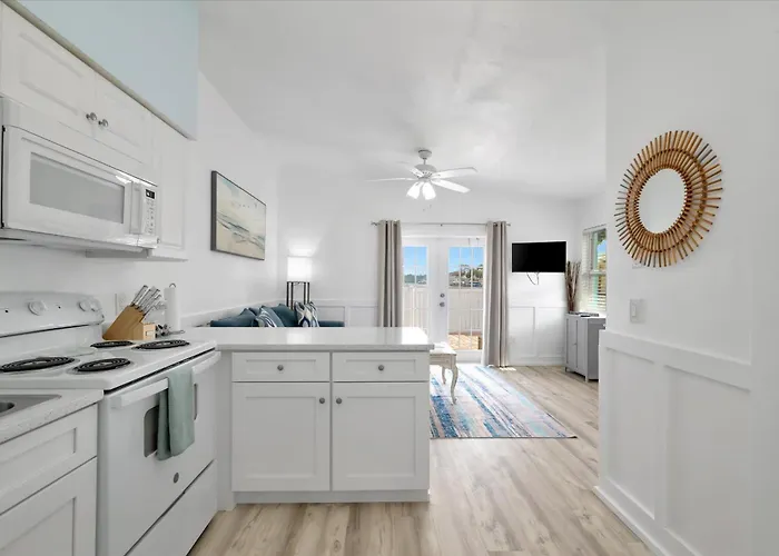 Waterfront & Pet Friendly Boat Dock Walk 2