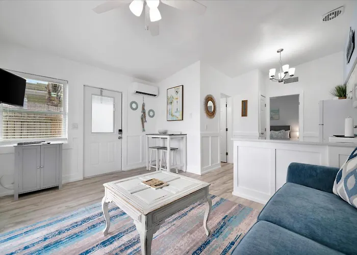 Waterfront & Pet Friendly Boat Dock Walk 2 Clearwater Beach